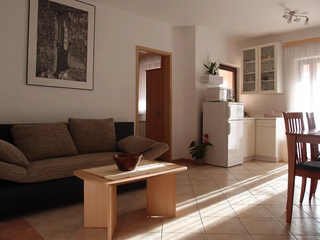 Apartments Biba Pula 0*,  Chorvatsko